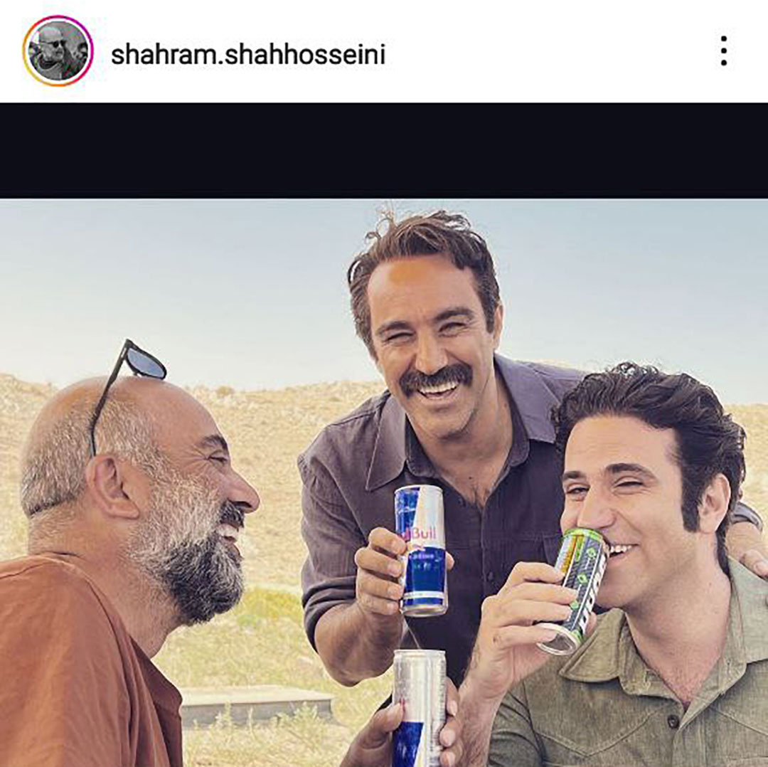شهرام شاه حسینی و محسن تنابنده همراه با هوتن شکیبا در پشت صحنه سریال رهایم کن 