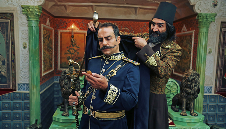 هادی کاظمی و حامد کمیلی در نمایی از سریال قبله عالم
