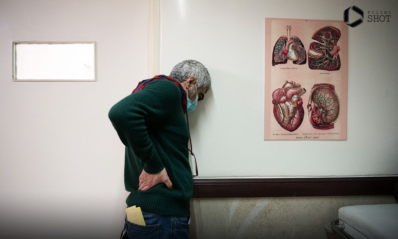 سروش صحت کارگردان سریال در پشت صحنه سریال مگه تموم عمر چندتا بهاره 