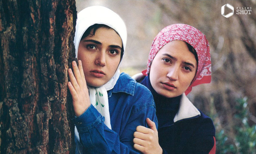 باران کوثری و نگار جواهریان در فیلم خوابگاه دختران