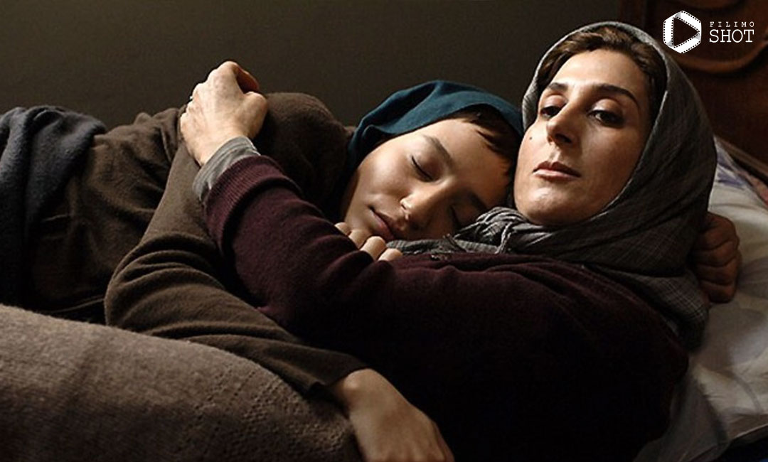فاطمه معتمدآریا و نگار جواهریان در فیلم اینجا بدون من