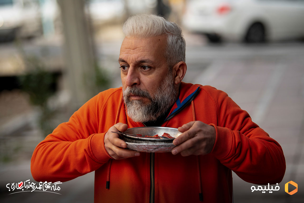 کاظم سیاحی در قسمت اول سریال مگه تموم عمر چندتا بهاره