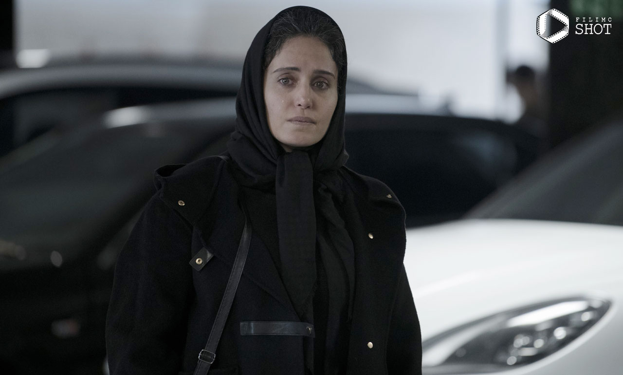 الناز شاکردوست در نمایی از فیلم بی بدن