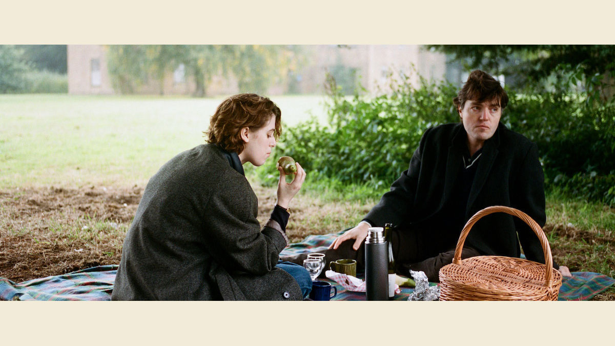 نقد فیلم سوغات (The Souvenir)