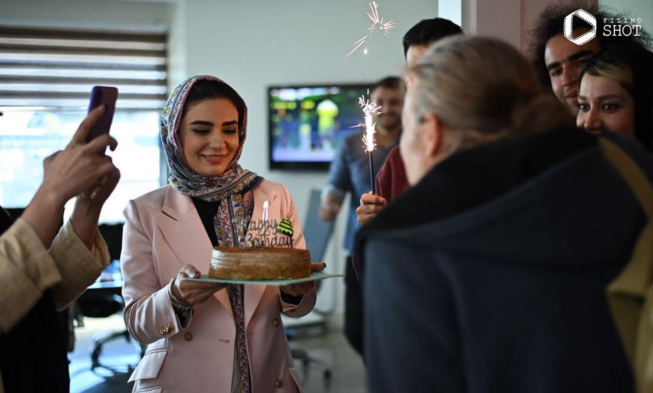 بگذار تا بگریم