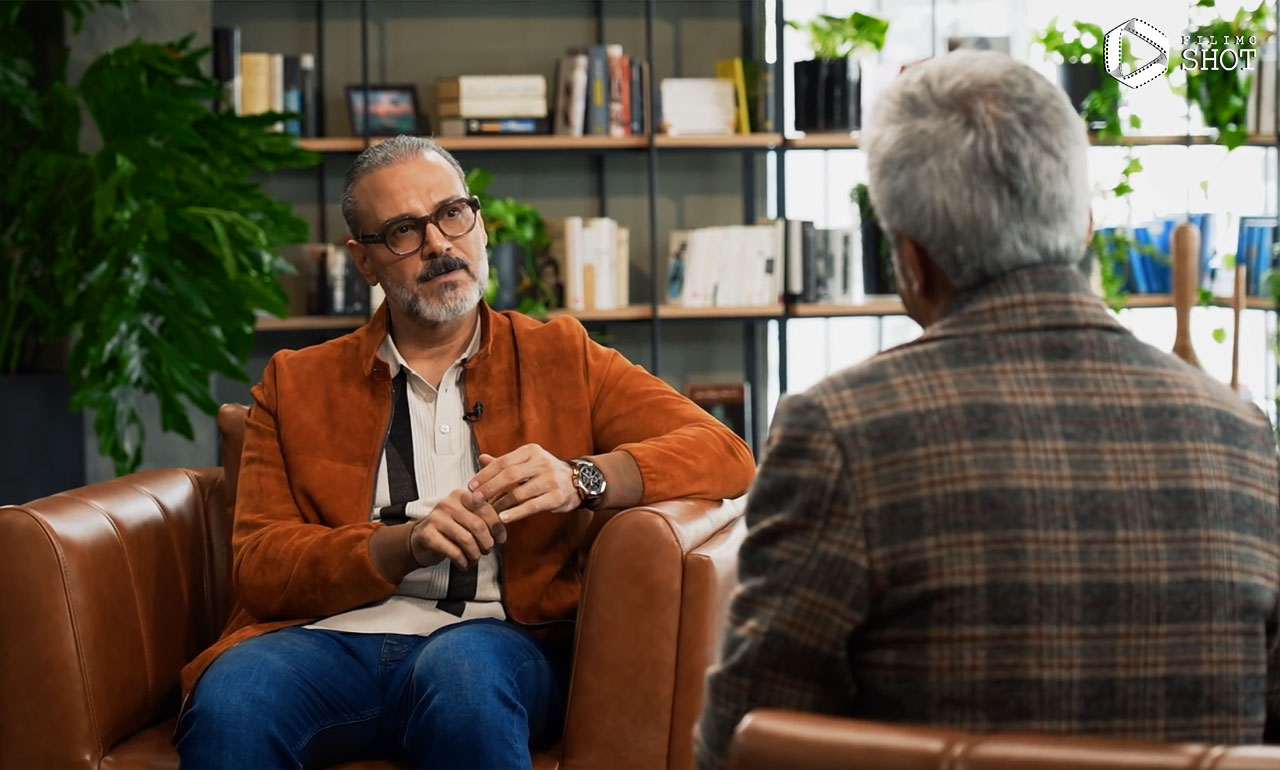 اینجا اکنون است با نجوای قربانی